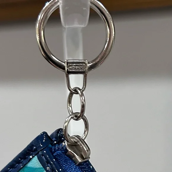 Vibrant Coach Poppy Wristlet card/key wallet - Picture 6 of 9